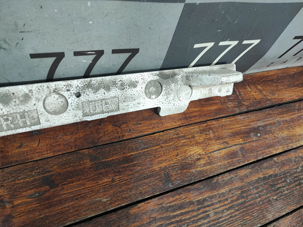 Абсорбер переднего бампера Toyota RAV4 IV (XA40) 15-19 Б/У Оригинал 7586333020