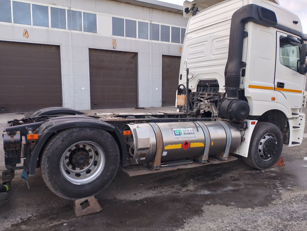 КамАЗ 5490 4x2 Седельный тягач 5490-0000802-5P (Газовый, 11,6 л, 389 л.с., АТ)
