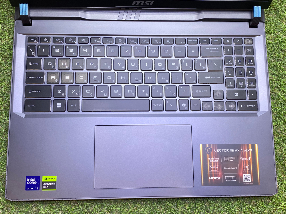 Игровой ноутбук MSI Ultra 9/16/FHD+ 144Hz/Vector 16 HX AI/Windows 11 Pro