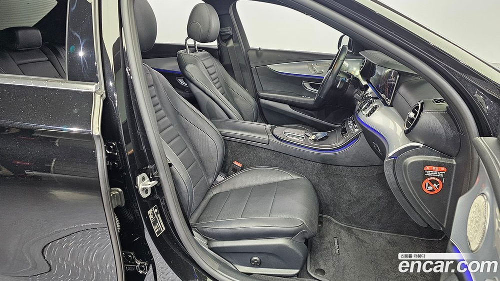 Mercedes-Benz E-Class W213 E350 4MATIC Avangarde (06.2021)