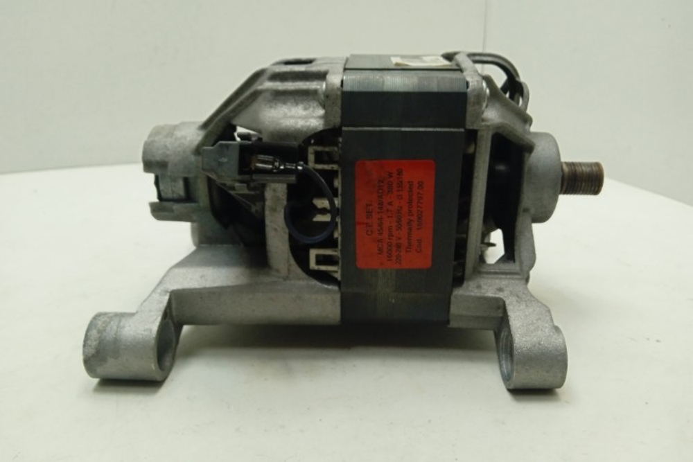 WMSD7105 кт157 Двигатель для стиральной машины Hotpoint-Ariston WMSD7105 б/у