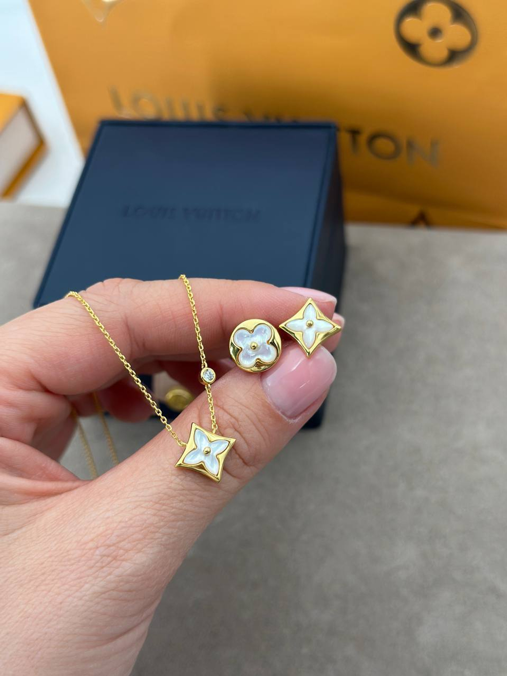 Кулон Louis Vuitton