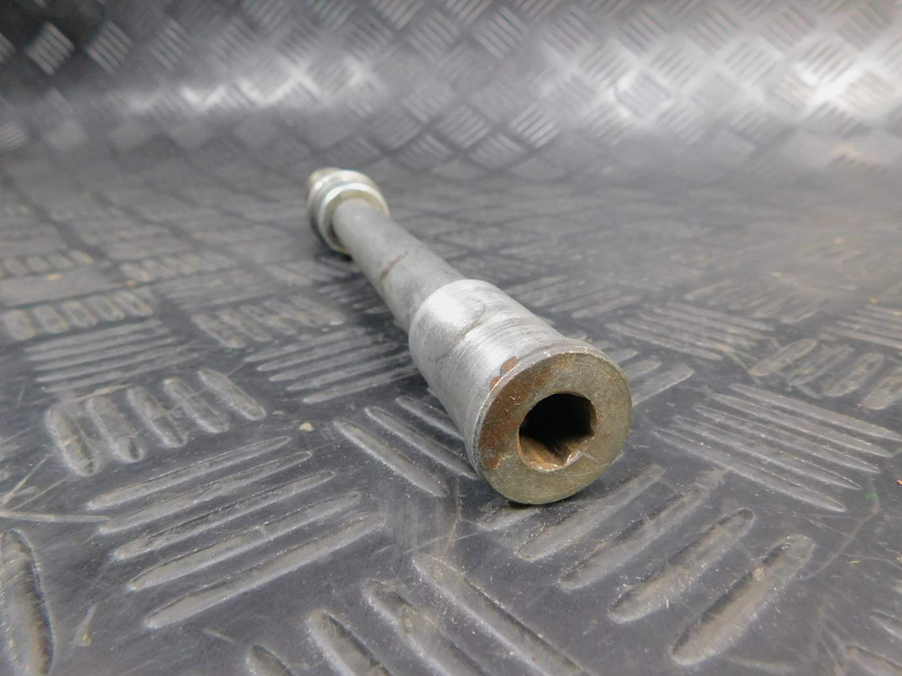 Ось переднего колеса Kawasaki ZZR 400 98 053038