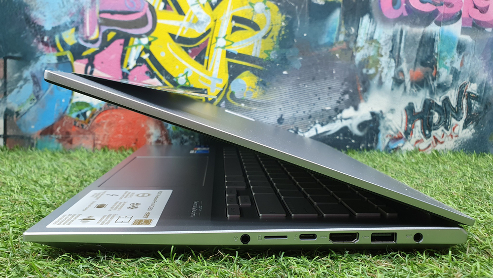 Ультрабук ASUS i5-11/16 Gb/2.5 K OLED 90Гц