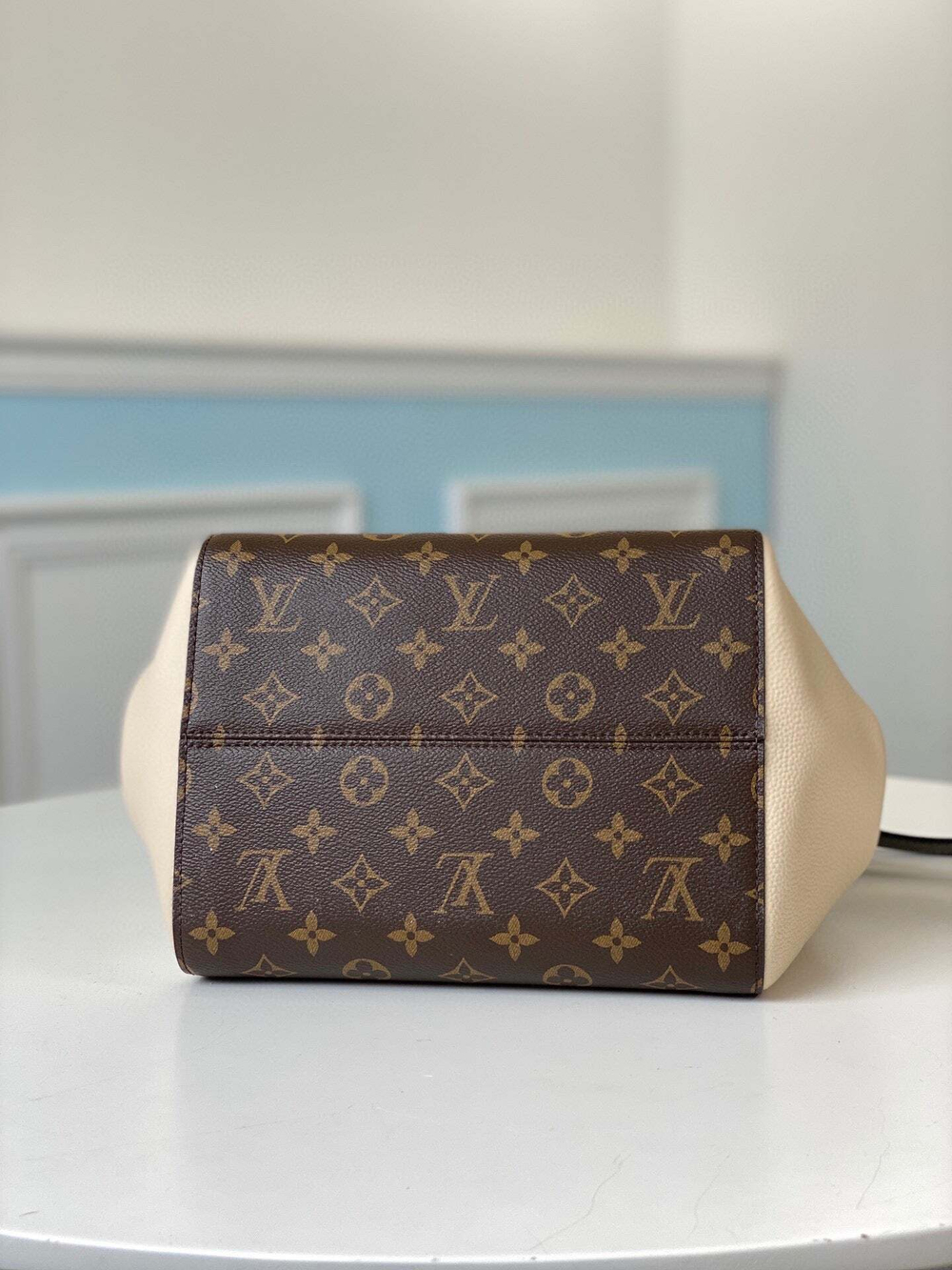 Louis Vuitton Fold Tote MM