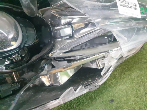 Битая Фара правая Genesis G70 (2017-2021) LED