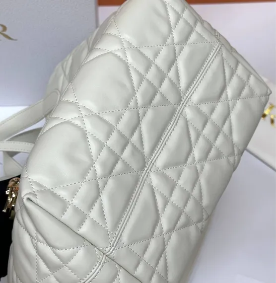 Сумка Dior Toujours вертикальная, белый