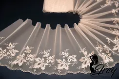 05-54 Вышивка на неэл. сетке 23 см, телесный (правая)