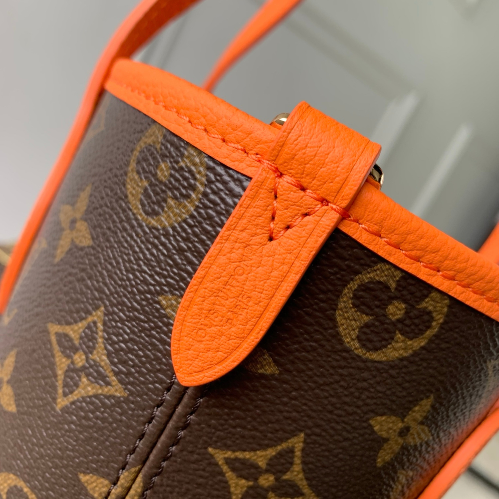 Louis Vuitton Neverfull Bandouliere Inside Out BB