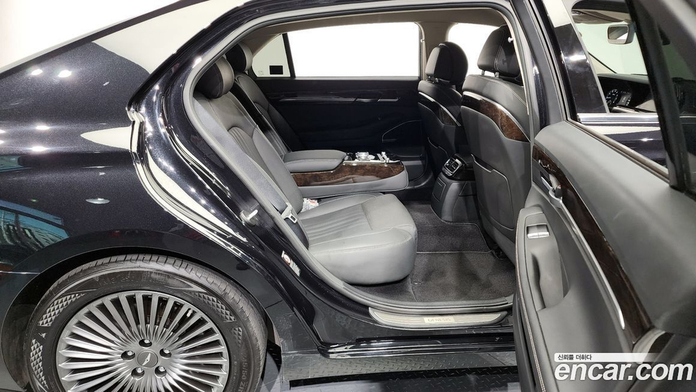 Genesis G90 3.3 T AWD (01.2020)