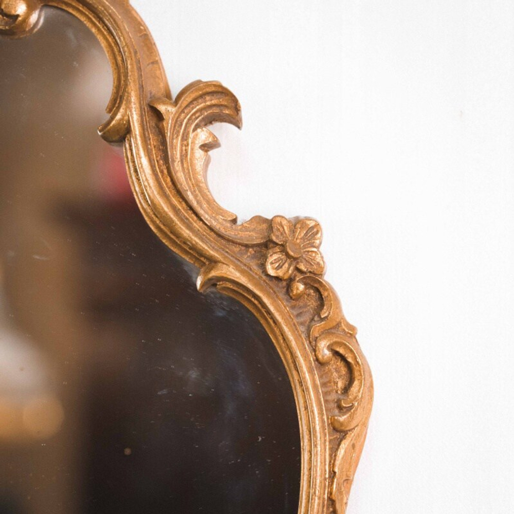 Зеркало в резной золочёной раме в стиле Рококо