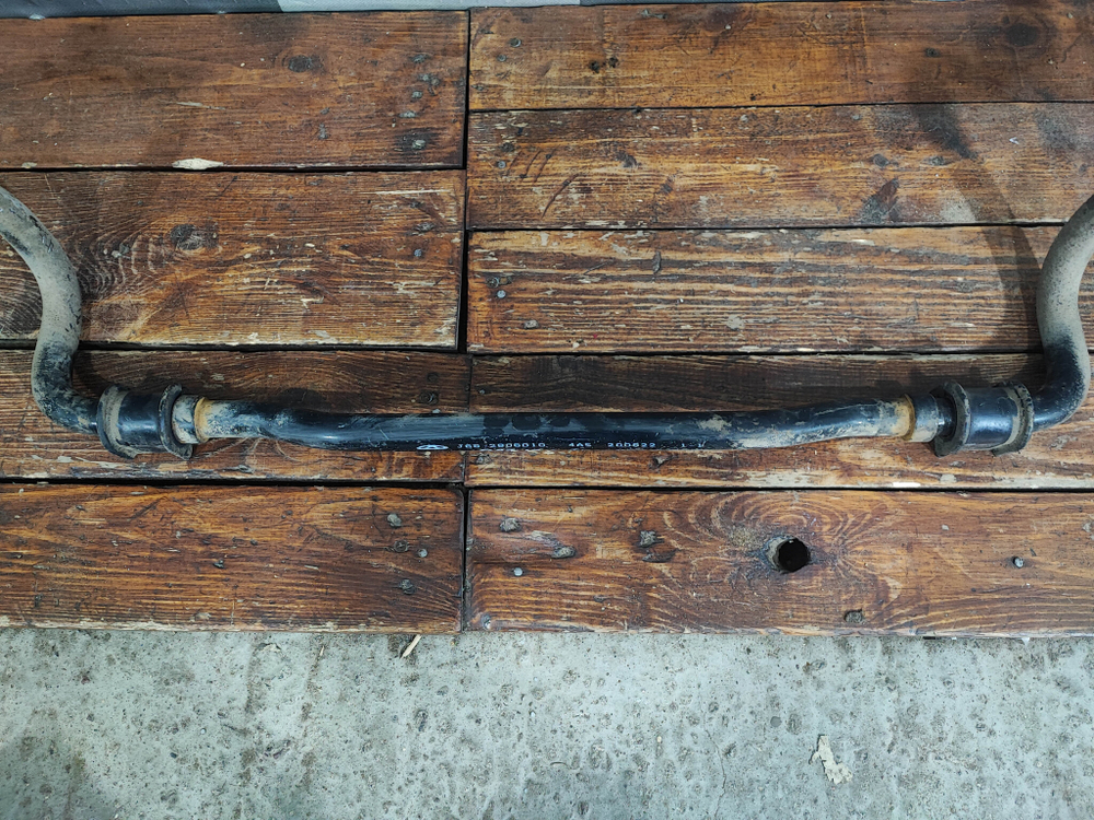 Стабилизатор передний Chery Tiggo 7 Pro  Б/У Оригинал J682906010