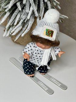 Кукла LAMAGIK виниловая 18см Gestitos Esquiador  (501A)