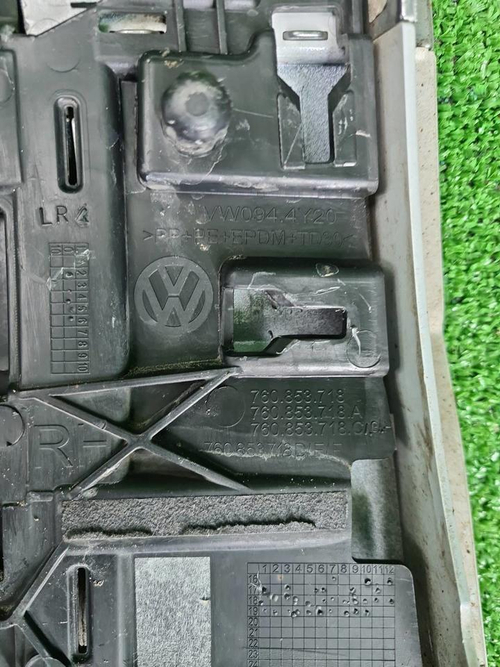 Расширитель передний правый VW Touareg 3 (18-23)