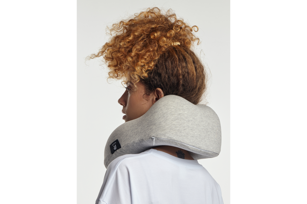 Подушка для путешествий RoadLike Travel Kit с эффектом памяти, серая