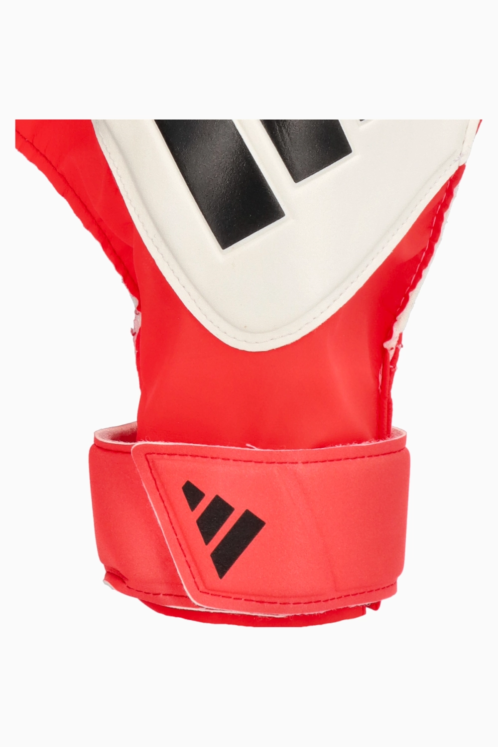 Вратарские перчатки adidas Predator Training