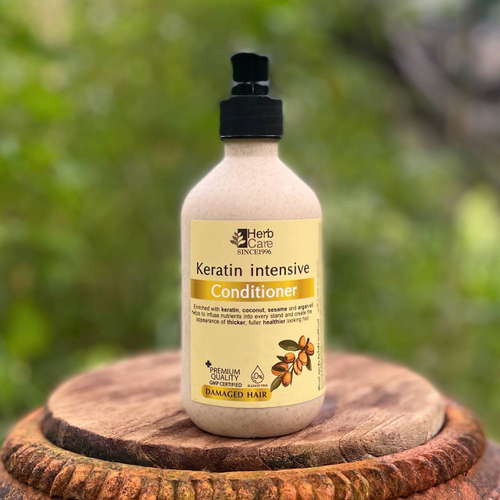 Кондиционер для волос с кератином на основе масла кокоса, арганы. оливы и экстракта алоэ Coconut Conditioner HerbCare