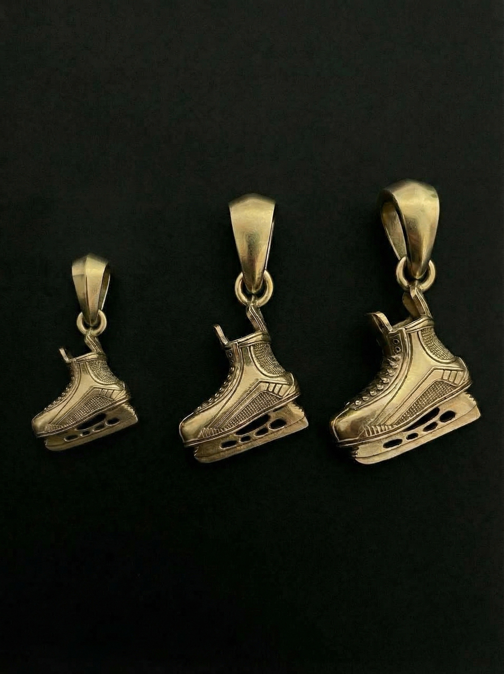 Кулон на цепочке "Хоккейный конёк победителя" (размер L)