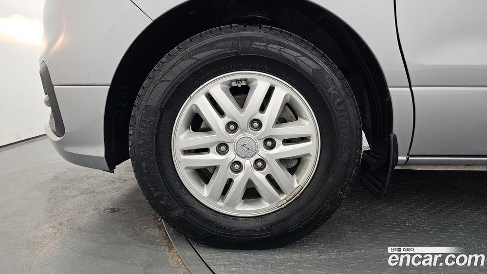 Hyundai The New Grand Starex Van 3-х местный (10.2020)