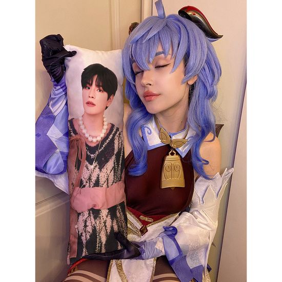 Мини дакимакура Ким Сынмин Стрей Кидс арт. M1268, 60х20 см