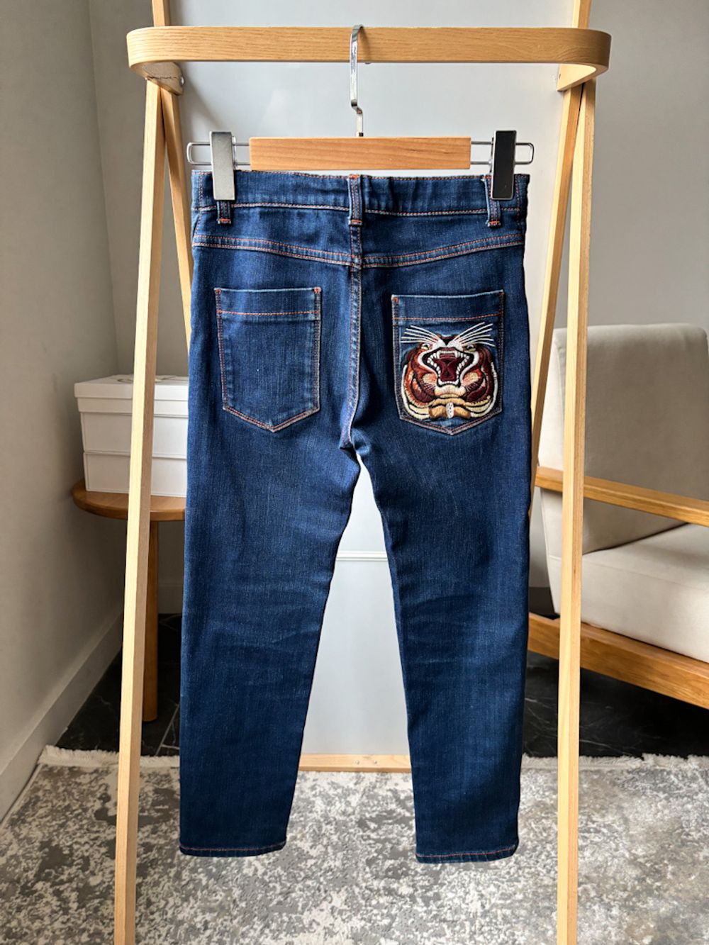 Джинсы Gucci, 140