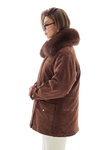 Шоколадный пуховик из эко-замши с мехом песца и кожаным воротником