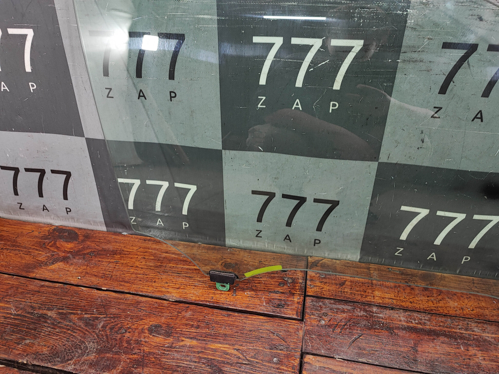 Стекло двери передней правой Toyota Camry (XV40) 06-11 Б/У Оригинал 6810133130