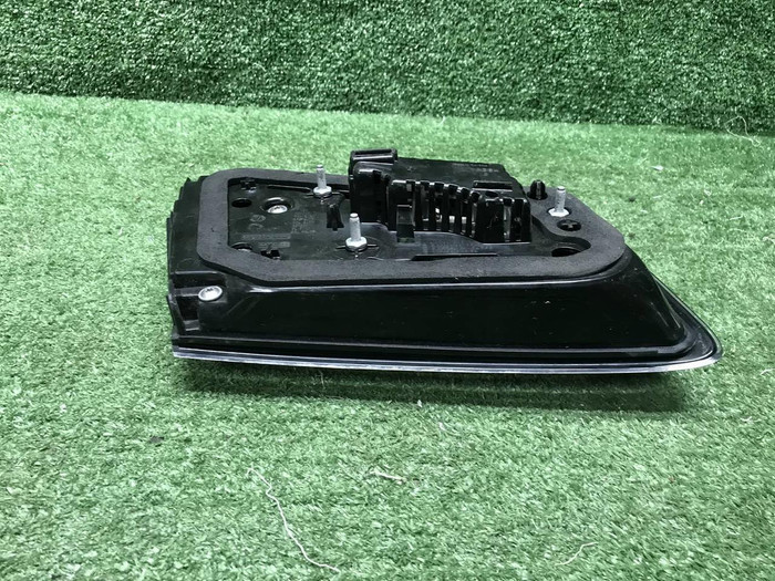 Фонарь правый внутренний BMW 5er G30 (2020-2023)