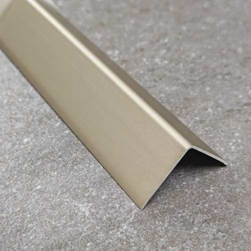 Угол 25*25мм "DO-1" 2,7м Шампань (бронза) мат. анод. алюм.