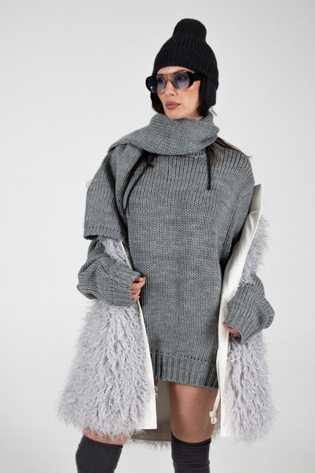 Джемпер  с шарфом FOXY