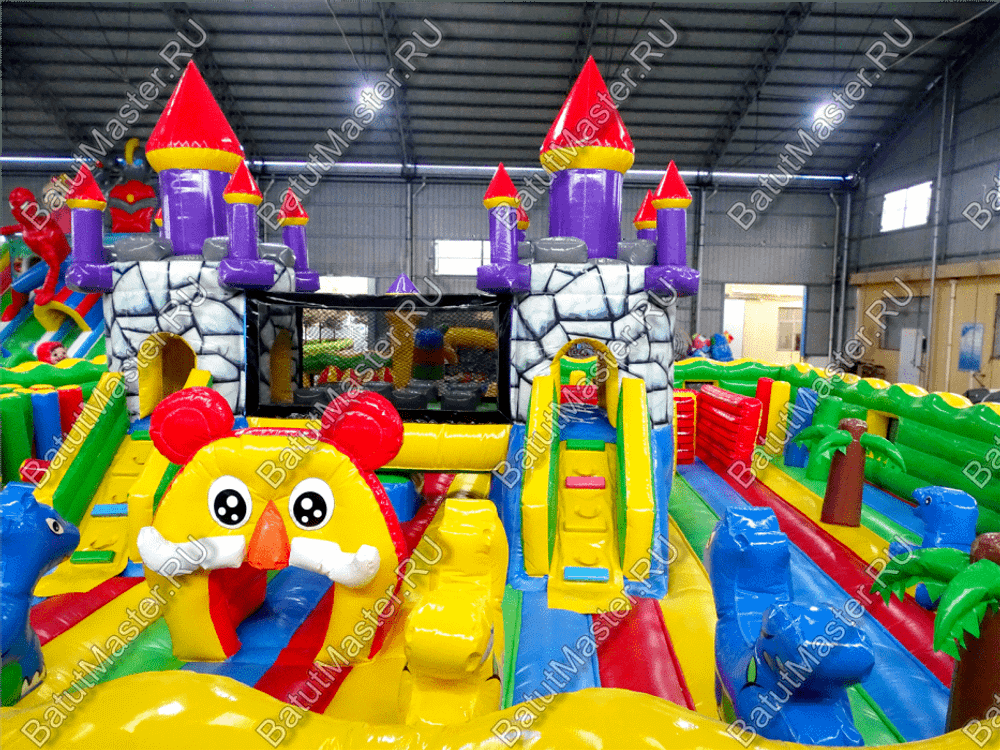 Большой надувной батут "Средневековье" 12*12*5 м