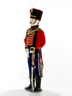 Кукла фарфоровая Гусар