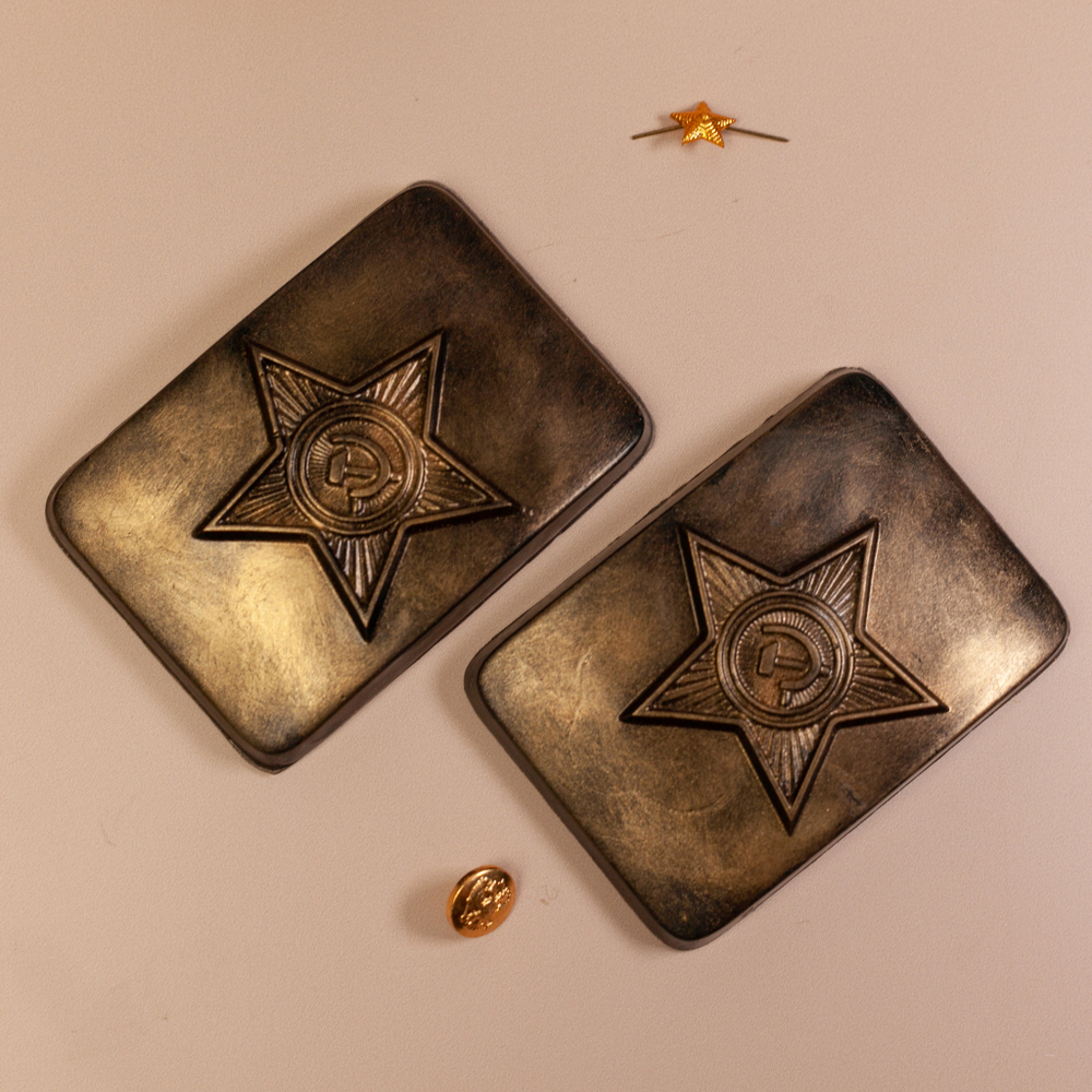 Пряжка со звездой