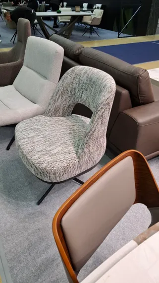 Крутящееся кресло Oren с автовозвратом