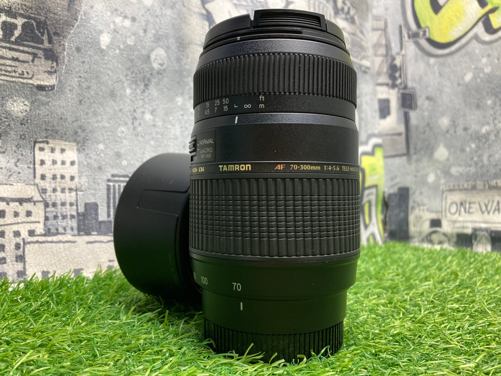 Tamron AF 70-300mm 4-5.6 Di LD Macro