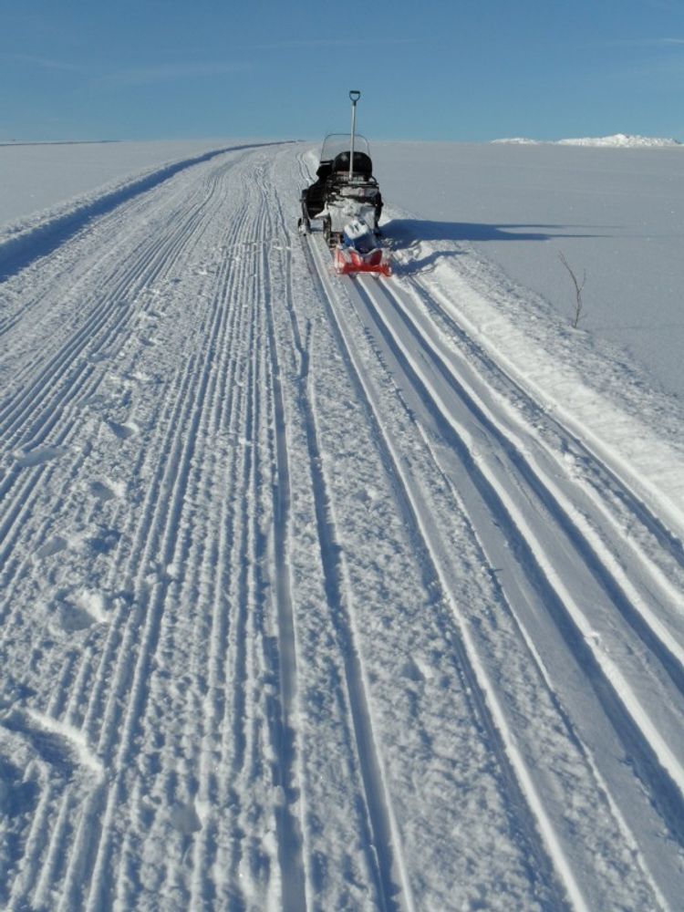 Резак для лыжни XCSPORT модель 2025 года