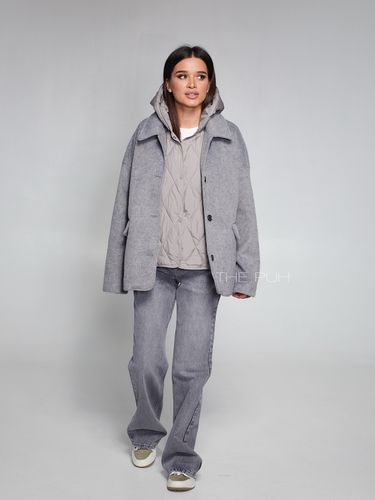 Серое пальто-пиджак с утепленным жилетом