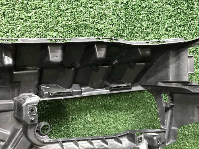 Кронштейн переднего бампера BMW X5 G05 (18-23)