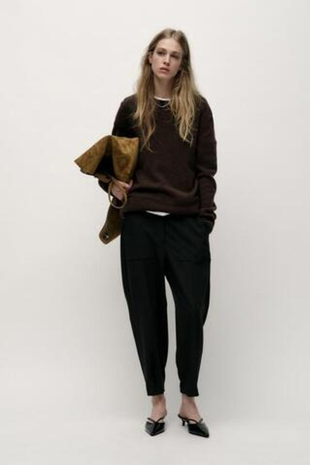 ZARA БРЮКИ CARROT FIT С ЗАЩИПАМИ СНИЗУ, ЧЕРНЫЙ
