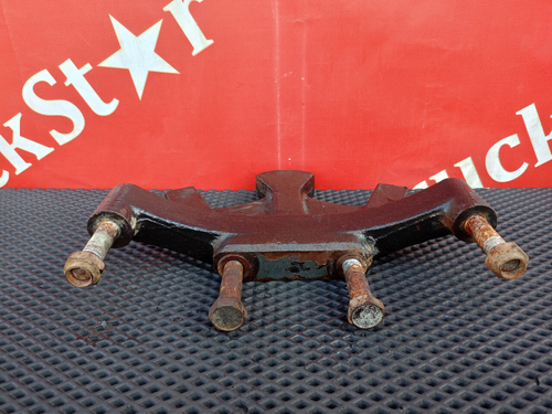 Кронштейн тяги реактивной