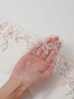 Вышивка на сетке светлая пудра с хаки ширина 16 см (2 стороны)