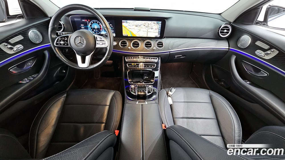 Mercedes-Benz E-Class W213 E300 Avangarde (05.2020)