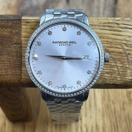 Часы Raymond Weil