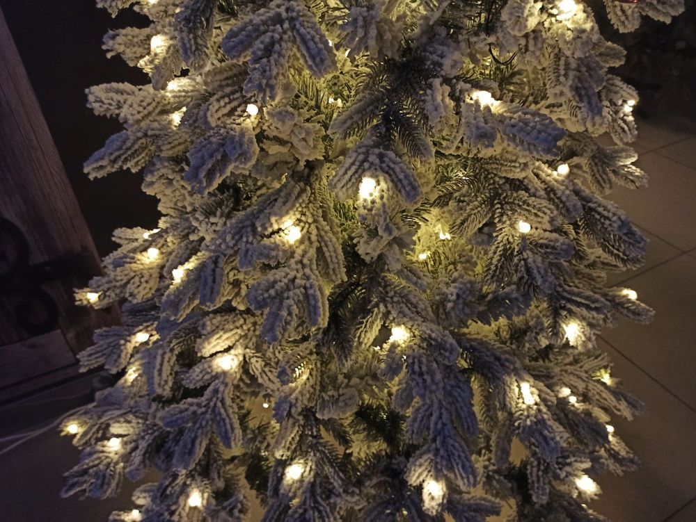 Ель заснеженная «Аляска» с 2в1 встроенной гирляндой (Литая+пвх) 210 см / 2,1 м