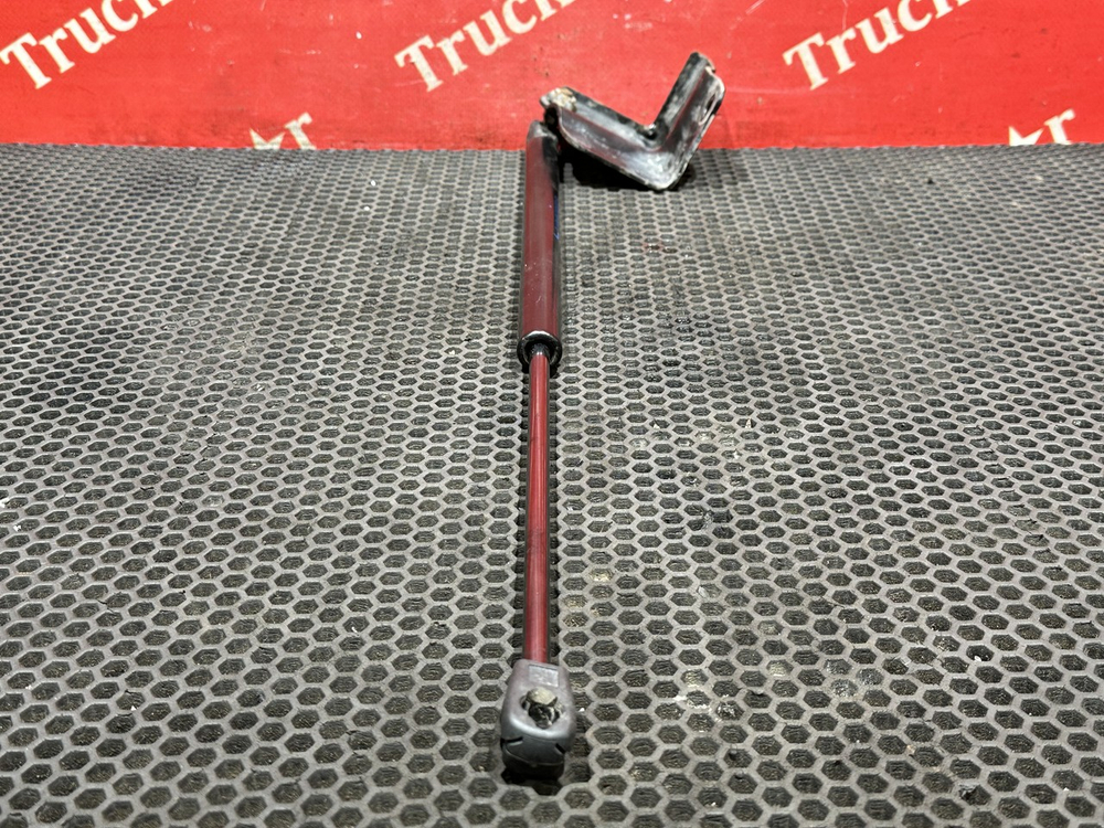 Амортизатор капота