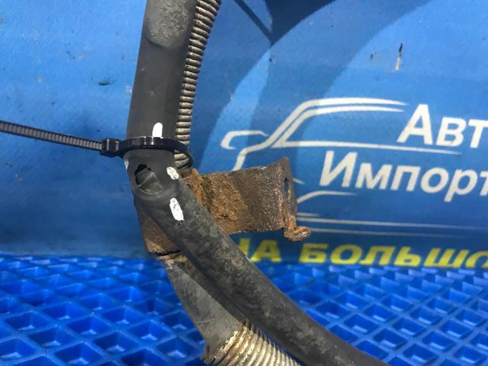 Трос ручника правый NISSAN AD 2001