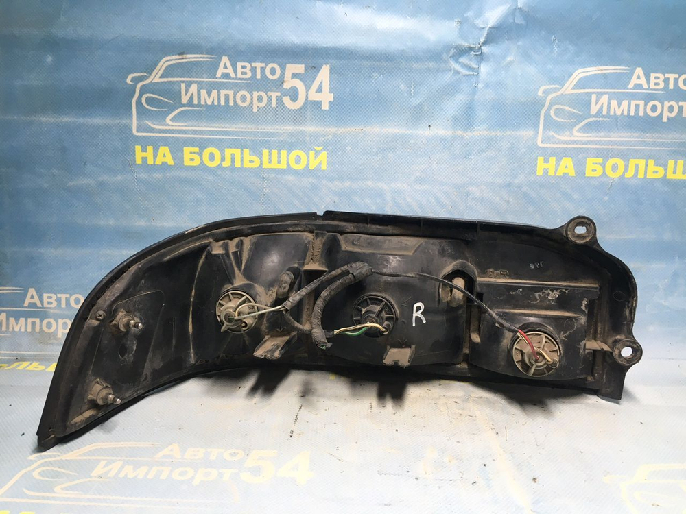 Стоп правый TOYOTA CARINA 1991