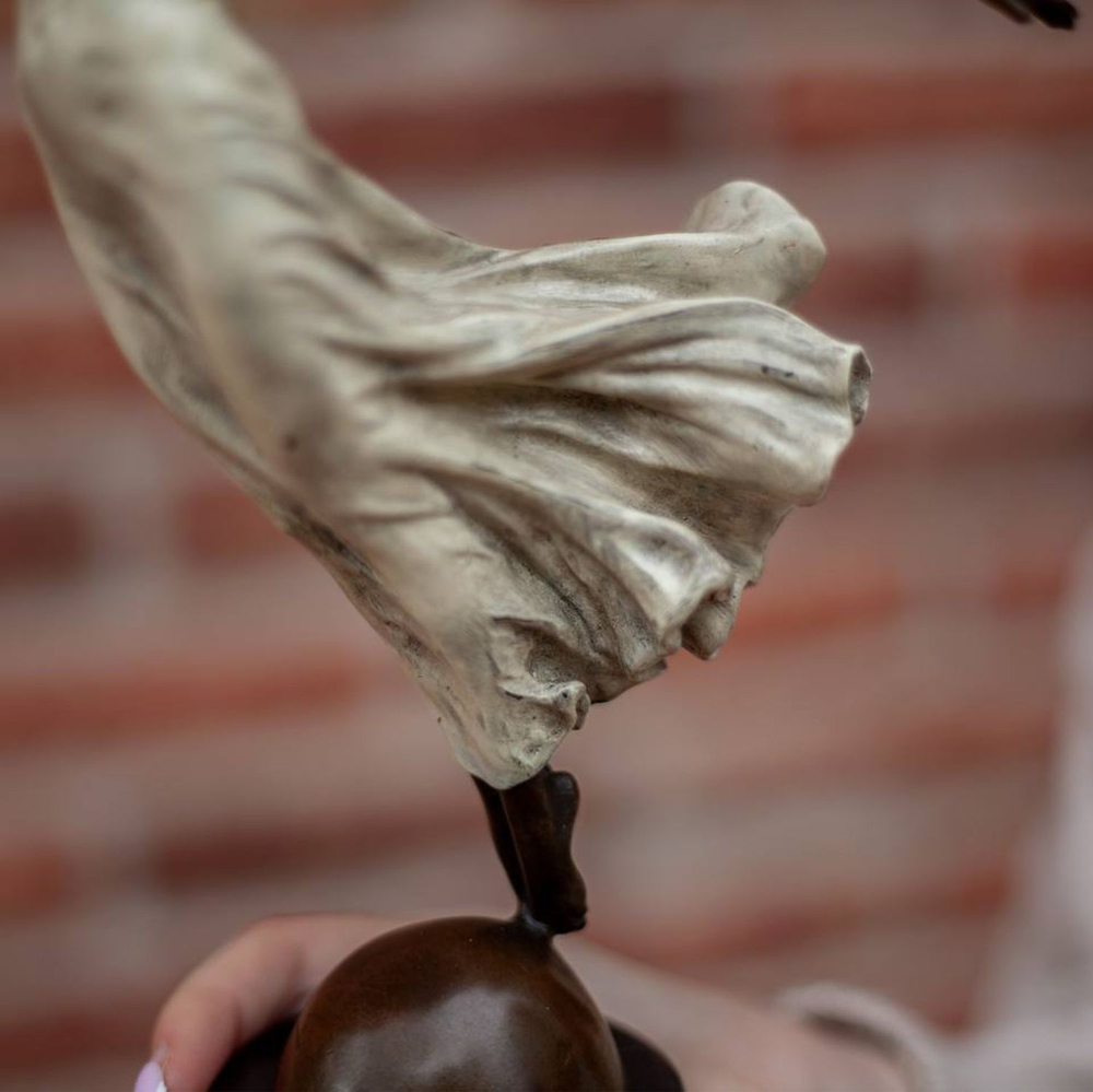 Бронзовая статуэтка