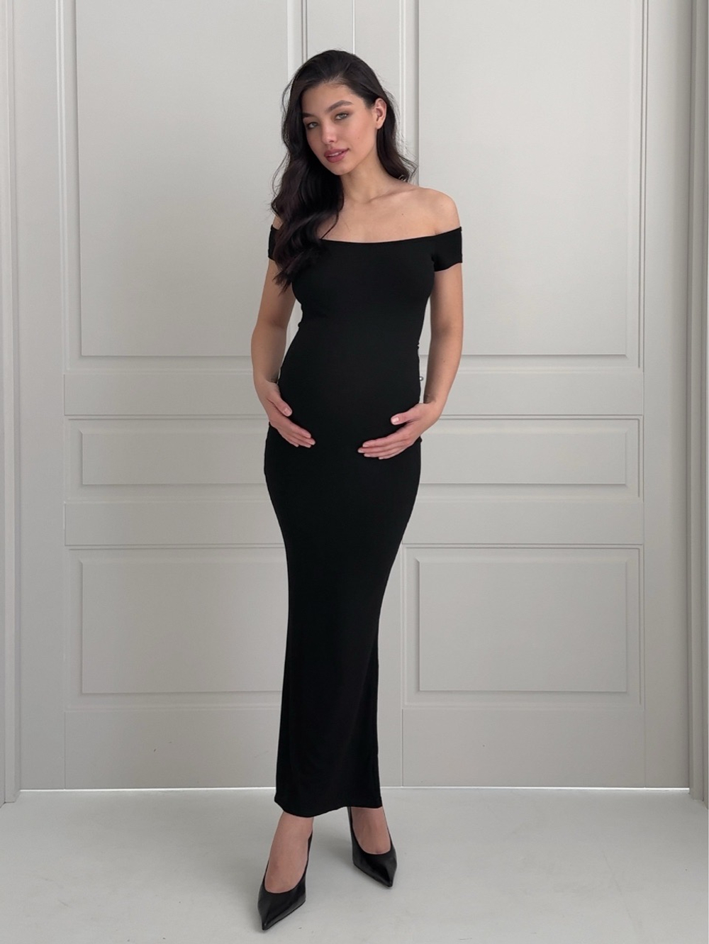 Платье трикотажное, без рукавов, с круглым горлом