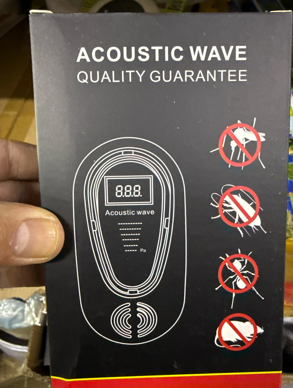 Отпугиватель от насекомых в черной коробке